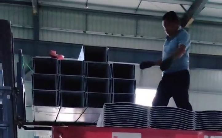 樂陵玻璃鋼梯式電纜橋架
