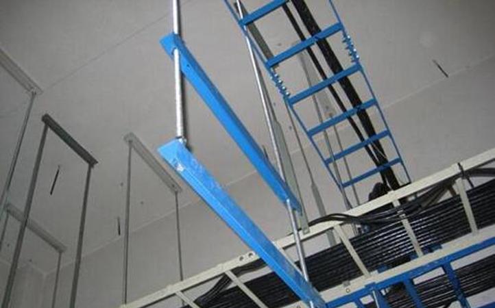 興安槽式玻璃鋼電纜橋架