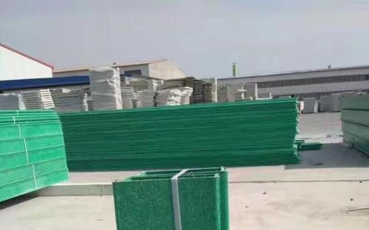 咸寧玻璃鋼電纜橋架安裝