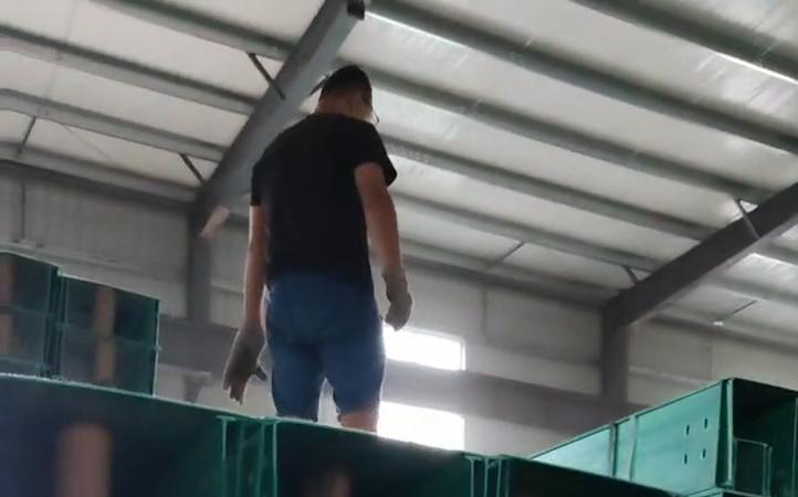 復合玻璃鋼電纜橋架價位