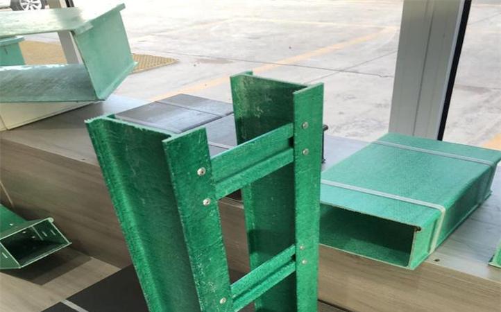 寶雞玻璃鋼電纜橋架廠