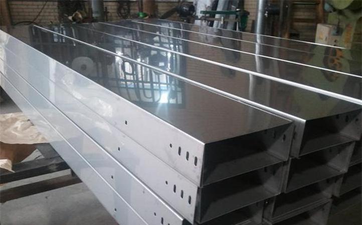山東專業玻璃鋼電纜橋架生產廠家