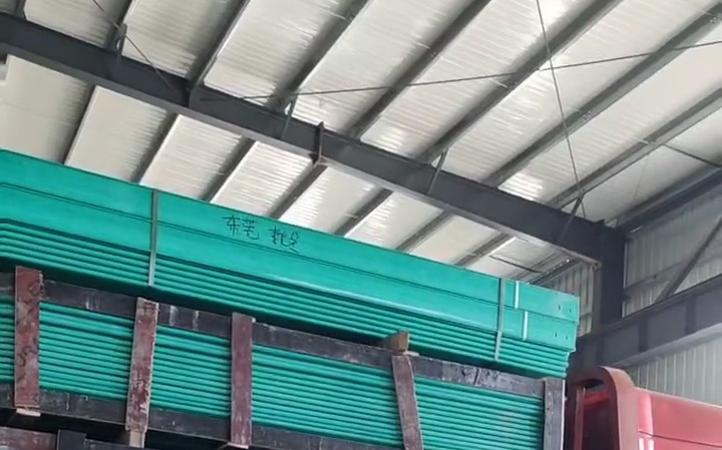 廣東梯式玻璃鋼電纜橋架