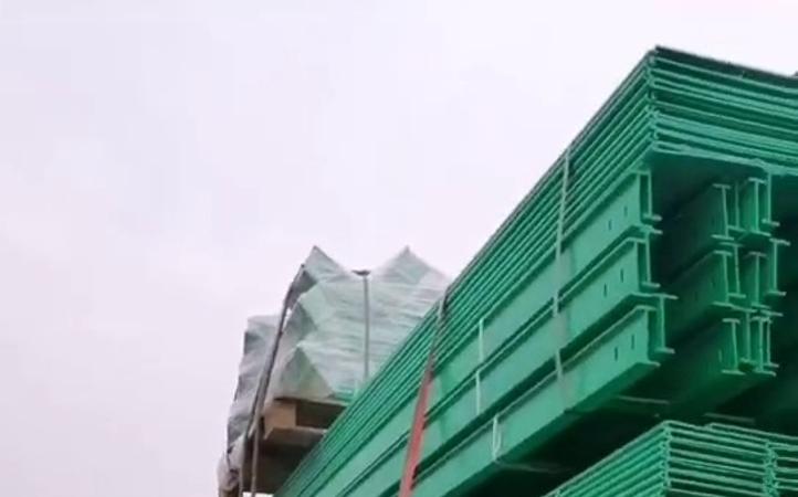 新鄉(xiāng)玻璃鋼電纜橋架安裝
